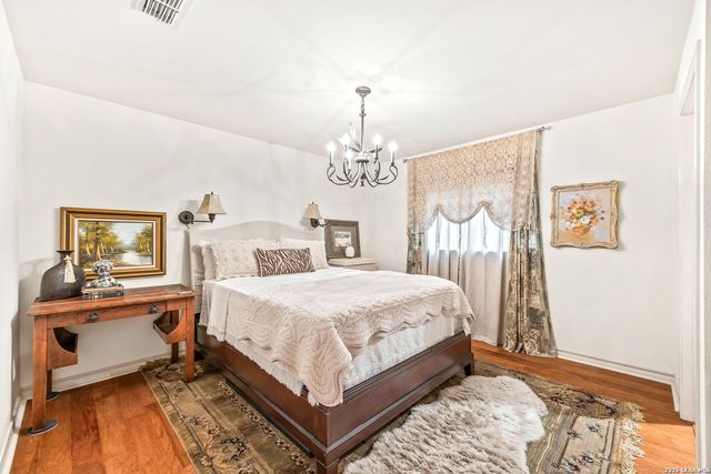 49 N Inwood Heights, San Antonio, TX 78248