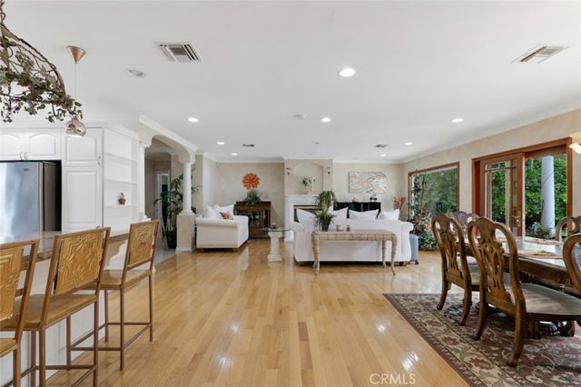 8836 Enfield Avenue, Sherwood Forest, CA 91325