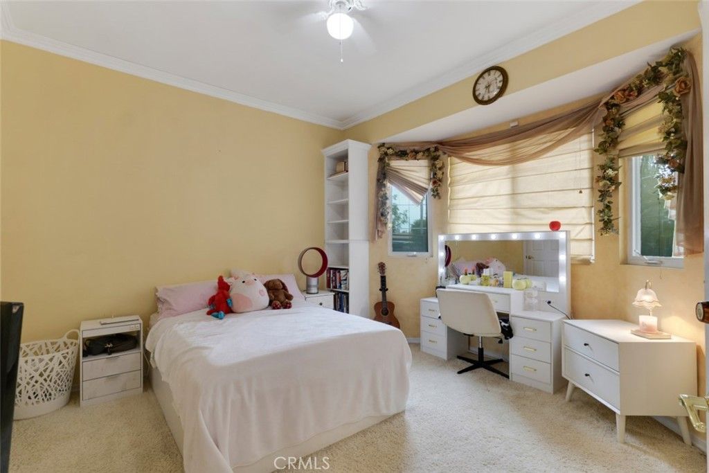 Image 14 of property listing at 8836 Enfield Avenue, Sherwood Forest, CA 91325