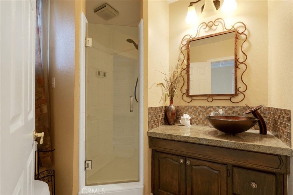Image 16 of property listing at 8836 Enfield Avenue, Sherwood Forest, CA 91325