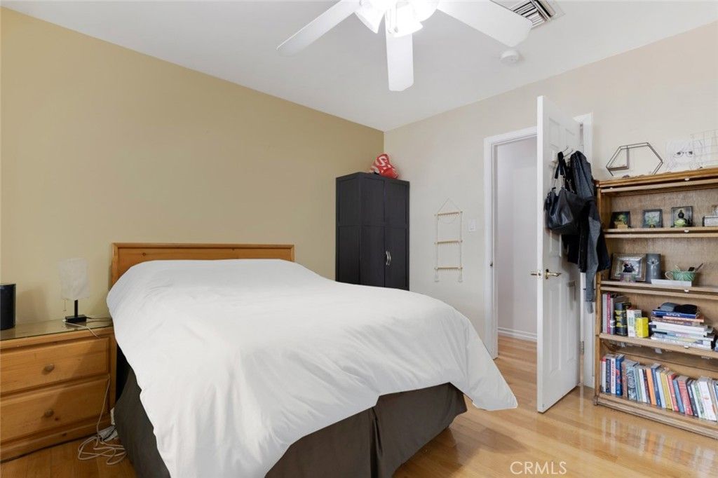 Image 18 of property listing at 8836 Enfield Avenue, Sherwood Forest, CA 91325