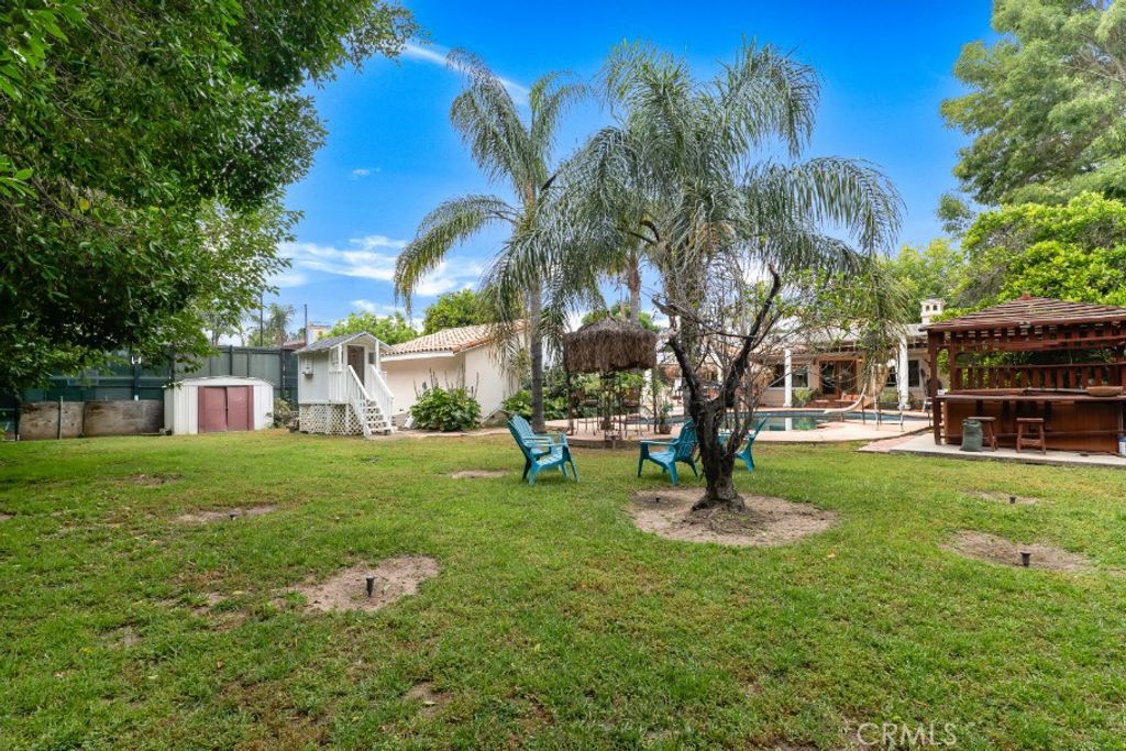Image 32 of property listing at 8836 Enfield Avenue, Sherwood Forest, CA 91325