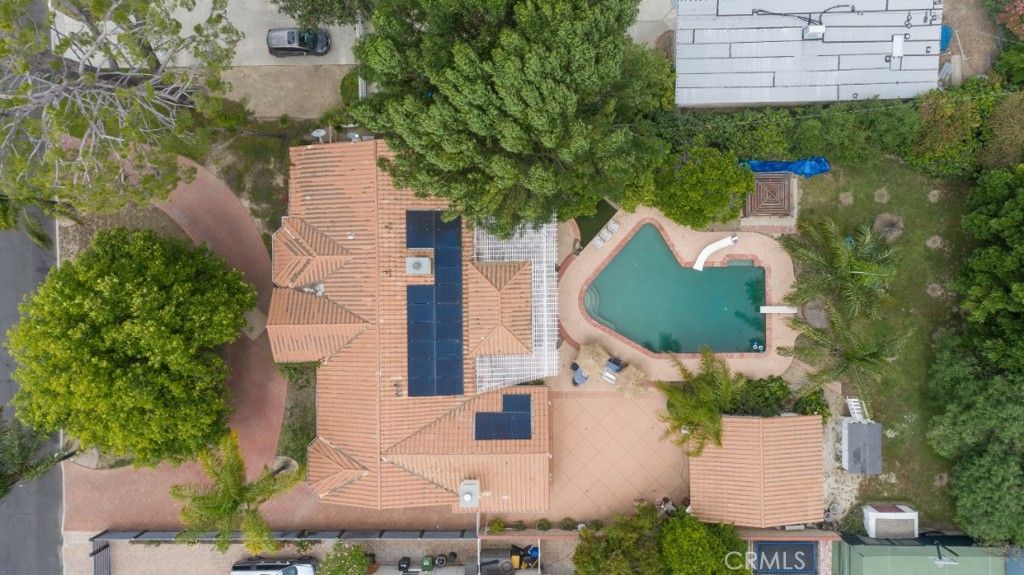 Image 37 of property listing at 8836 Enfield Avenue, Sherwood Forest, CA 91325