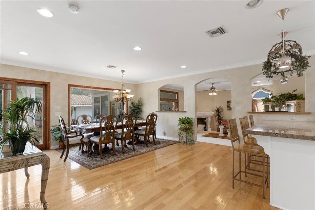 Image 4 of property listing at 8836 Enfield Avenue, Sherwood Forest, CA 91325