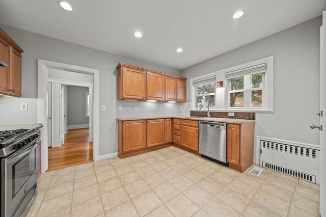 207-209 Main 207, Melrose, MA 02176