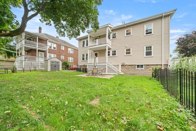 207-209 Main 207, Melrose, MA 02176