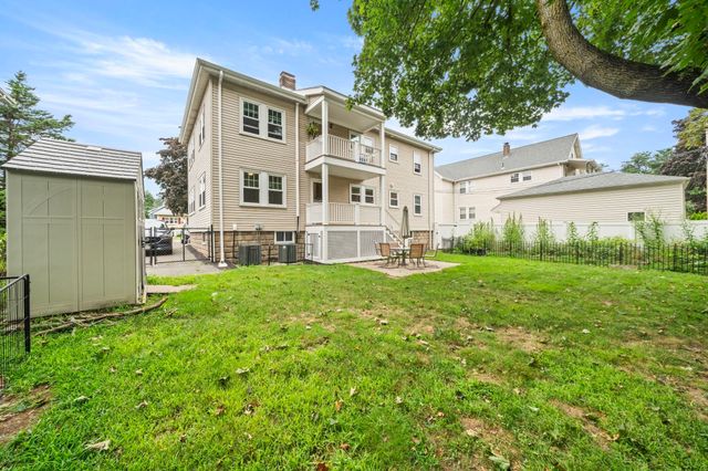 207-209 Main 207, Melrose, MA 02176