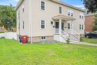207-209 Main 207, Melrose, MA 02176