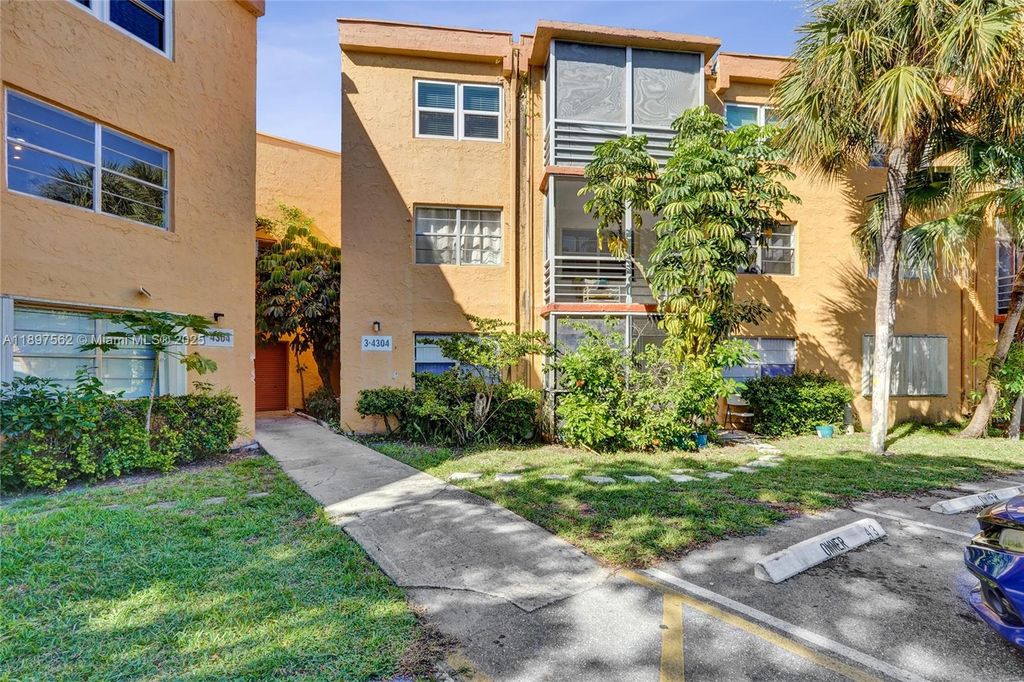 4314 NW 9th Ave 3-3D, Deerfield Beach, FL 33064