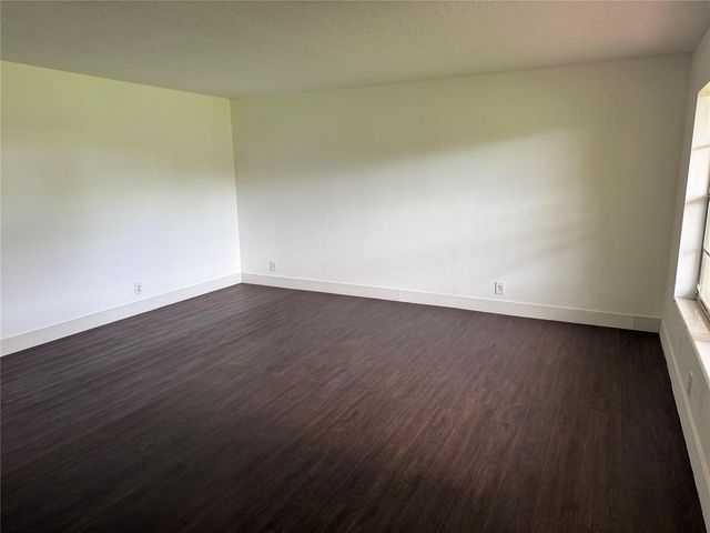 3081 NW 47th Terrace 107, Lauderdale Lakes, FL 33313