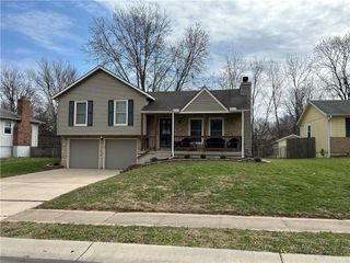 1901 NE Mckee Lane, Lee's Summit, MO 64086