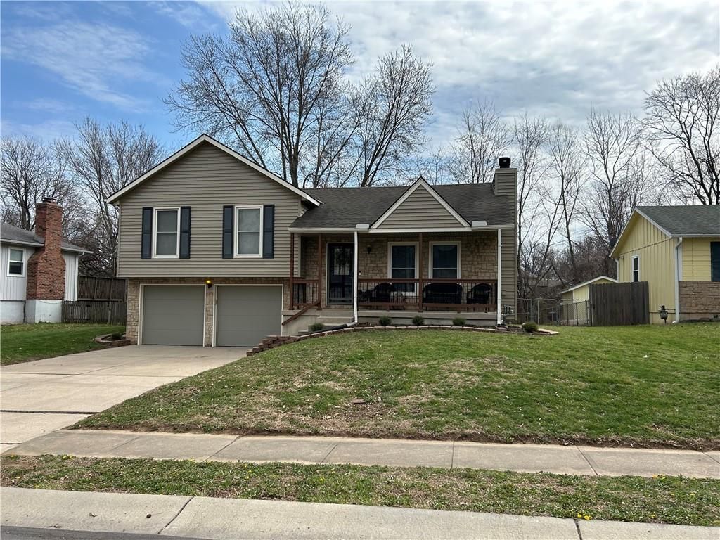 1901 NE Mckee Lane, Lee's Summit, MO 64086