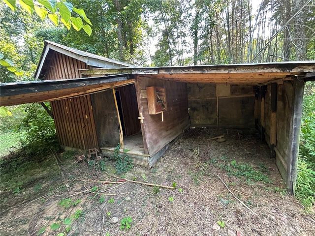 38 Stamp Creek Road NE, White, GA 30184