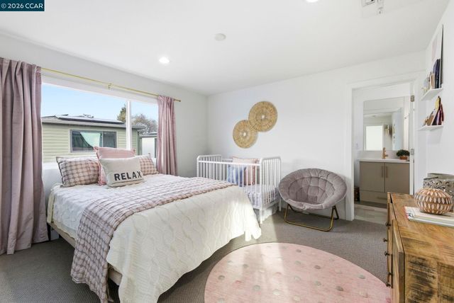 156 Pioneer Ave, Walnut Creek, CA 94597