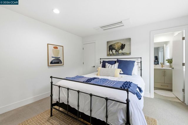 156 Pioneer Ave, Walnut Creek, CA 94597