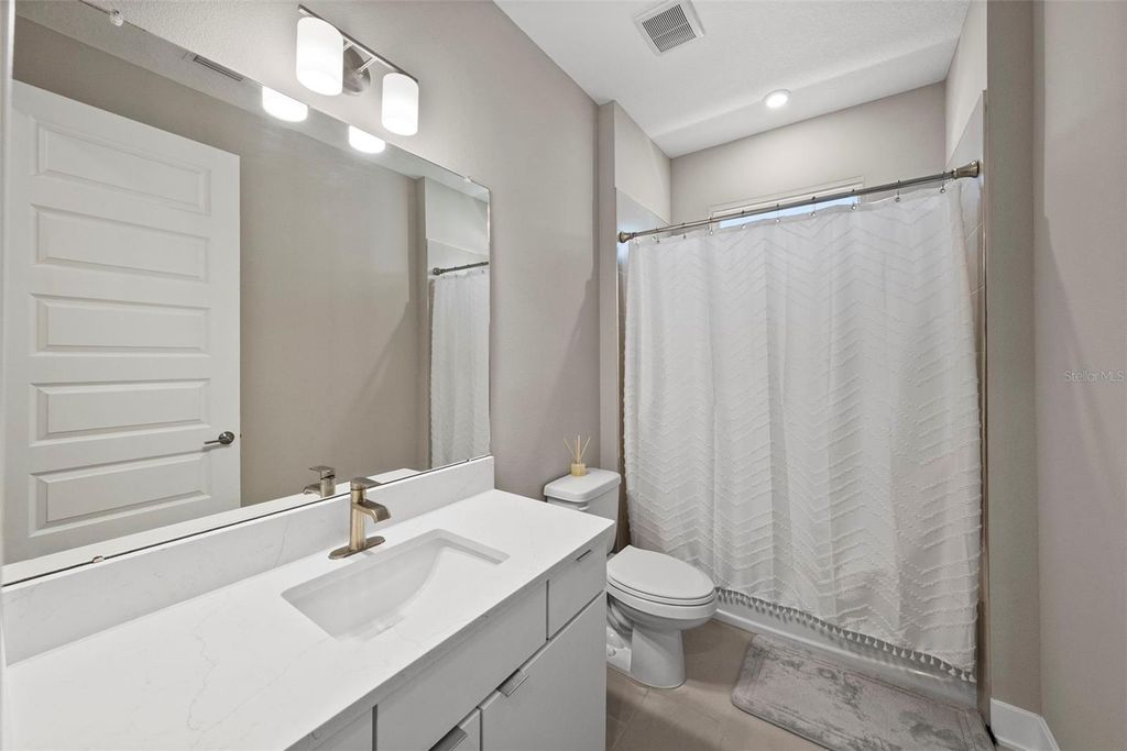 Image 15 of property listing at 4104 W CLEVELAND STREET, Tampa, FL 33609