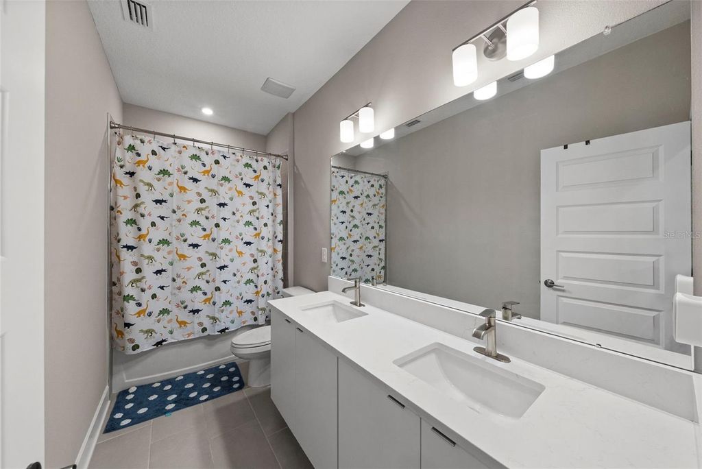 Image 26 of property listing at 4104 W CLEVELAND STREET, Tampa, FL 33609