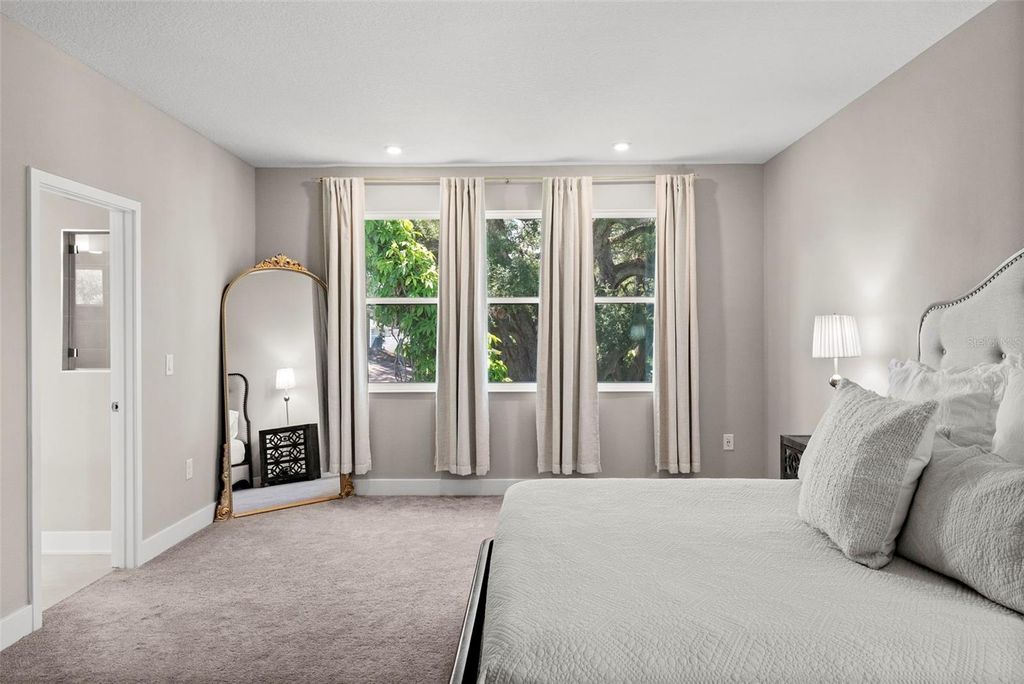 Image 32 of property listing at 4104 W CLEVELAND STREET, Tampa, FL 33609