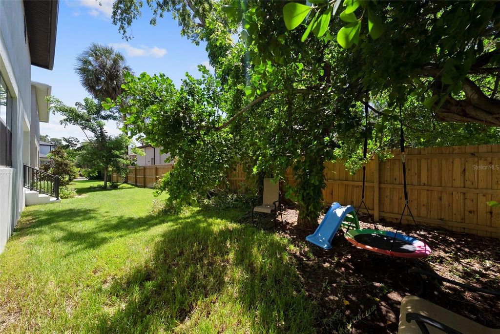 Image 36 of property listing at 4104 W CLEVELAND STREET, Tampa, FL 33609