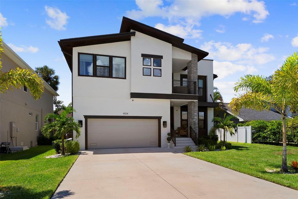 Image 40 of property listing at 4104 W CLEVELAND STREET, Tampa, FL 33609