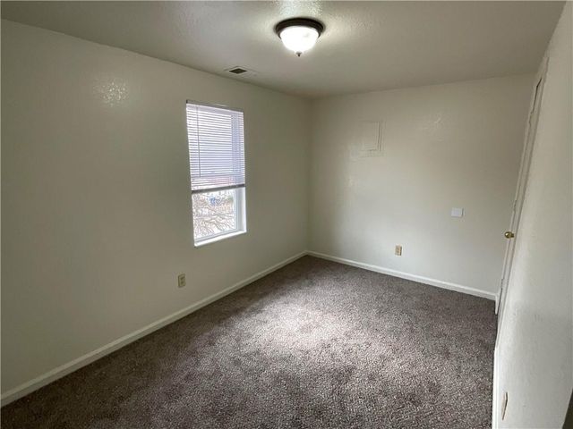 1000 W LINDEN Avenue, Independence, MO 64052