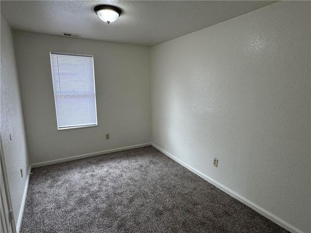 1000 W LINDEN Avenue, Independence, MO 64052