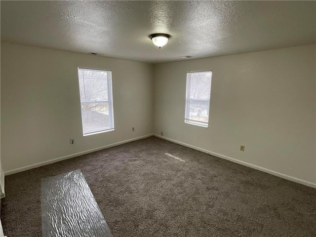 1000 W LINDEN Avenue, Independence, MO 64052