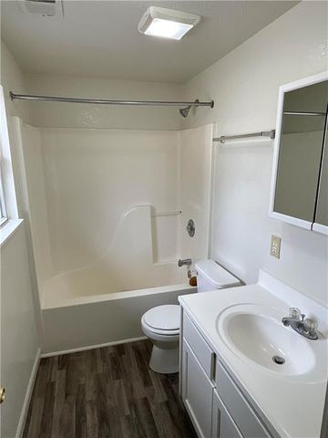 1000 W LINDEN Avenue, Independence, MO 64052