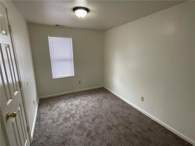 1000 W LINDEN Avenue, Independence, MO 64052