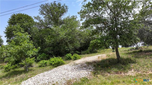 Lot 222 Flash Circle, Luling, TX 78648