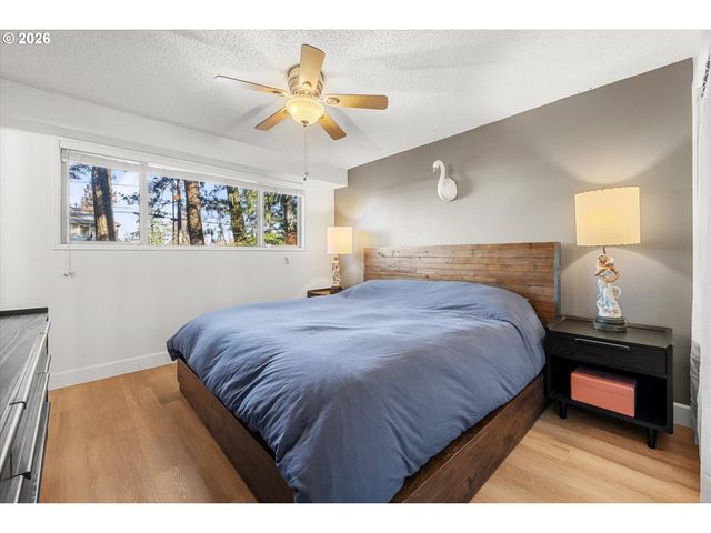 5226 Sw TAYLORS FERRY Rd, Portland, OR 97219