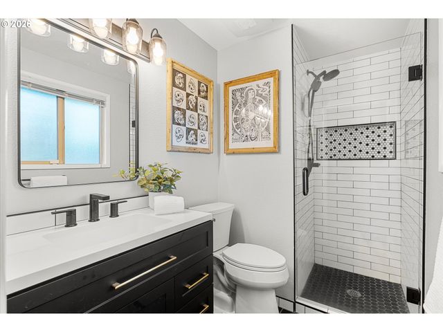 5226 Sw TAYLORS FERRY Rd, Portland, OR 97219