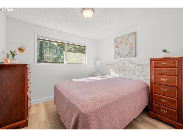 5226 Sw TAYLORS FERRY Rd, Portland, OR 97219