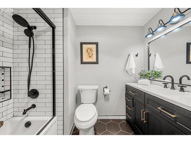 5226 Sw TAYLORS FERRY Rd, Portland, OR 97219