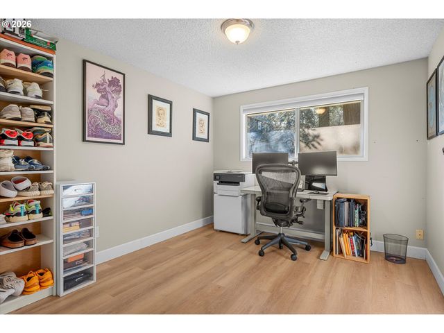 5226 Sw TAYLORS FERRY Rd, Portland, OR 97219