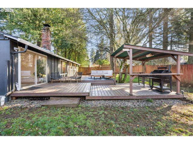 5226 Sw TAYLORS FERRY Rd, Portland, OR 97219