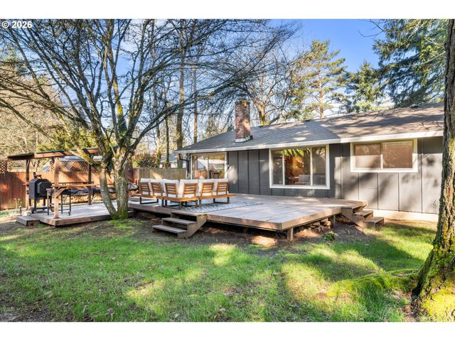 5226 Sw TAYLORS FERRY Rd, Portland, OR 97219