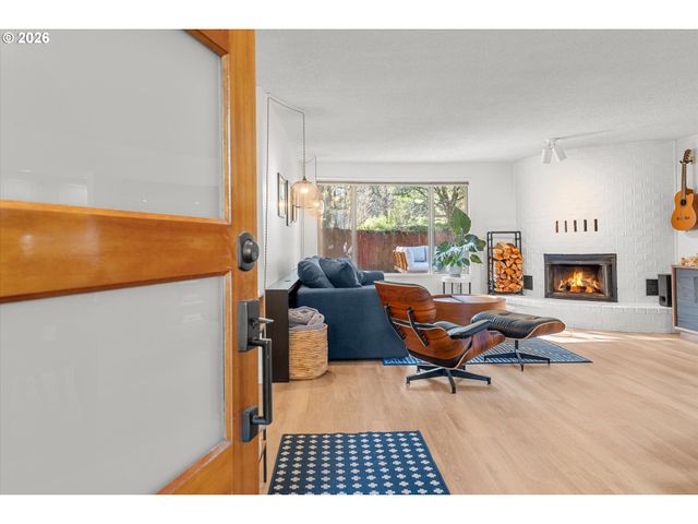 5226 Sw TAYLORS FERRY Rd, Portland, OR 97219