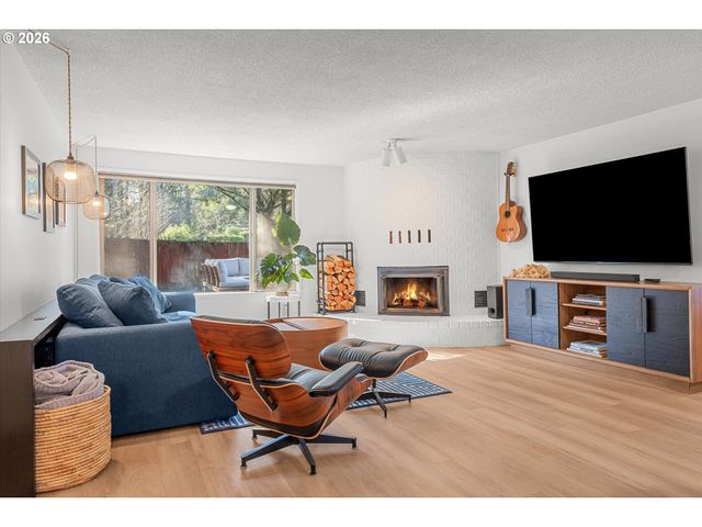 5226 Sw TAYLORS FERRY Rd, Portland, OR 97219