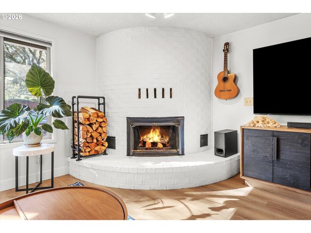 5226 Sw TAYLORS FERRY Rd, Portland, OR 97219