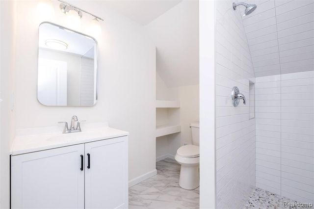 1560 Cambridge Road, Berkley, MI 48072