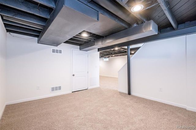 1560 Cambridge Road, Berkley, MI 48072