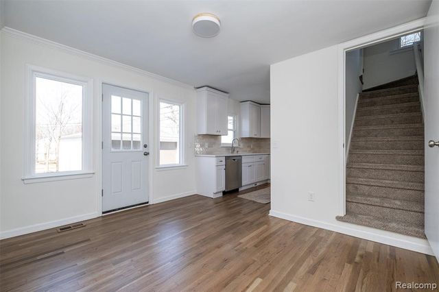 1560 Cambridge Road, Berkley, MI 48072