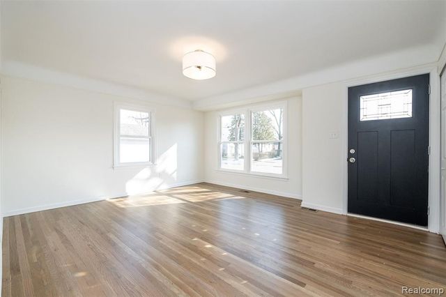 1560 Cambridge Road, Berkley, MI 48072