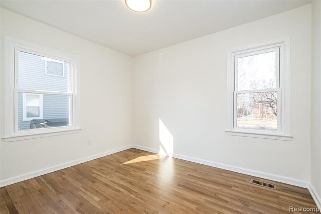 1560 Cambridge Road, Berkley, MI 48072