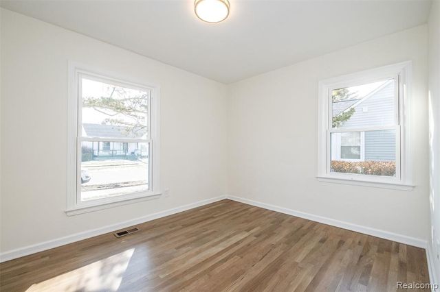 1560 Cambridge Road, Berkley, MI 48072