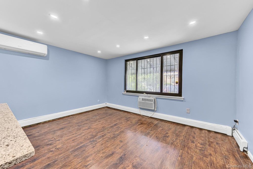 789 Autumn Avenue, Brooklyn, NY 11208 — photo 4