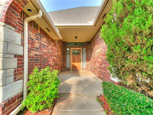 5905 Creekmore Drive, Oklahoma City, OK 73179
