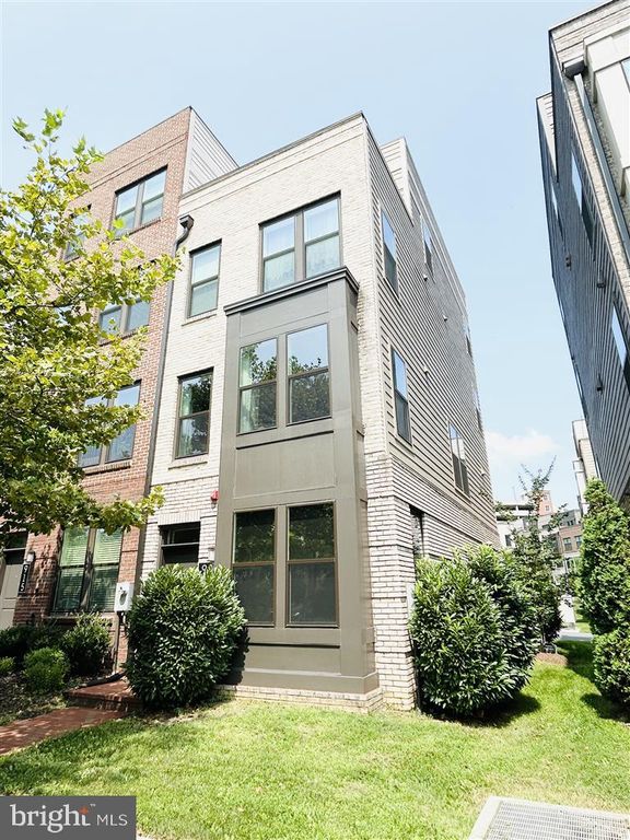 913 KING FARM BLVD, Rockville, MD 20850