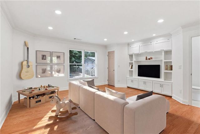 1643 Reserve Circle, Decatur, GA 30033